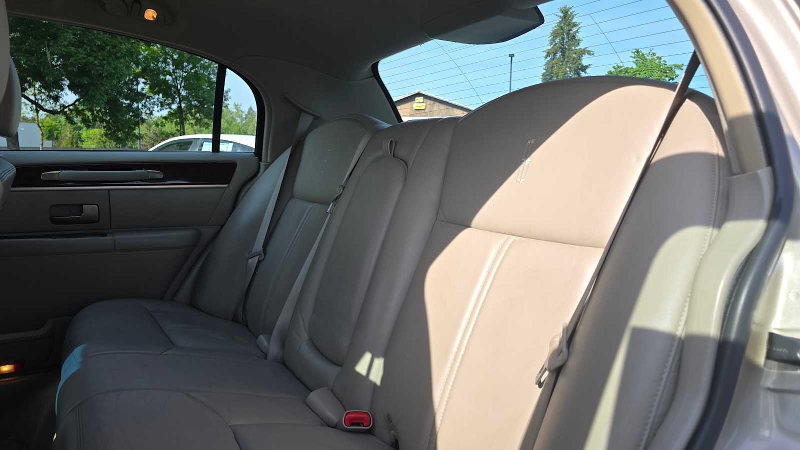 2010 Lincoln Town Car Signature Limited