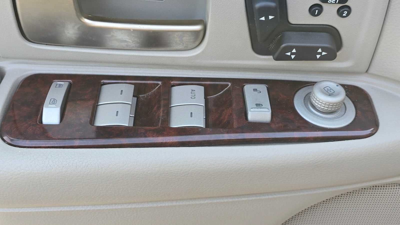 2010 Lincoln Town Car Signature Limited