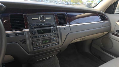 2010 Lincoln Town Car Signature Limited