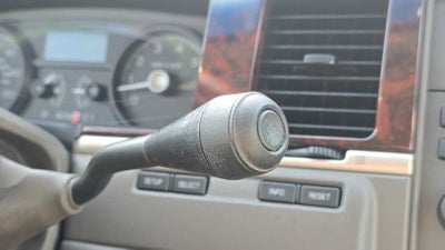 2010 Lincoln Town Car Signature Limited