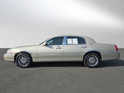 2010 Lincoln Town Car Signature Limited