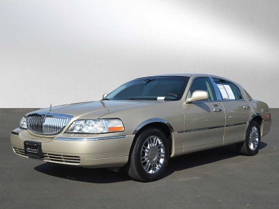 2010 Lincoln Town Car Signature Limited