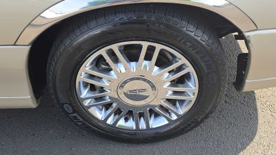 2010 Lincoln Town Car Signature Limited