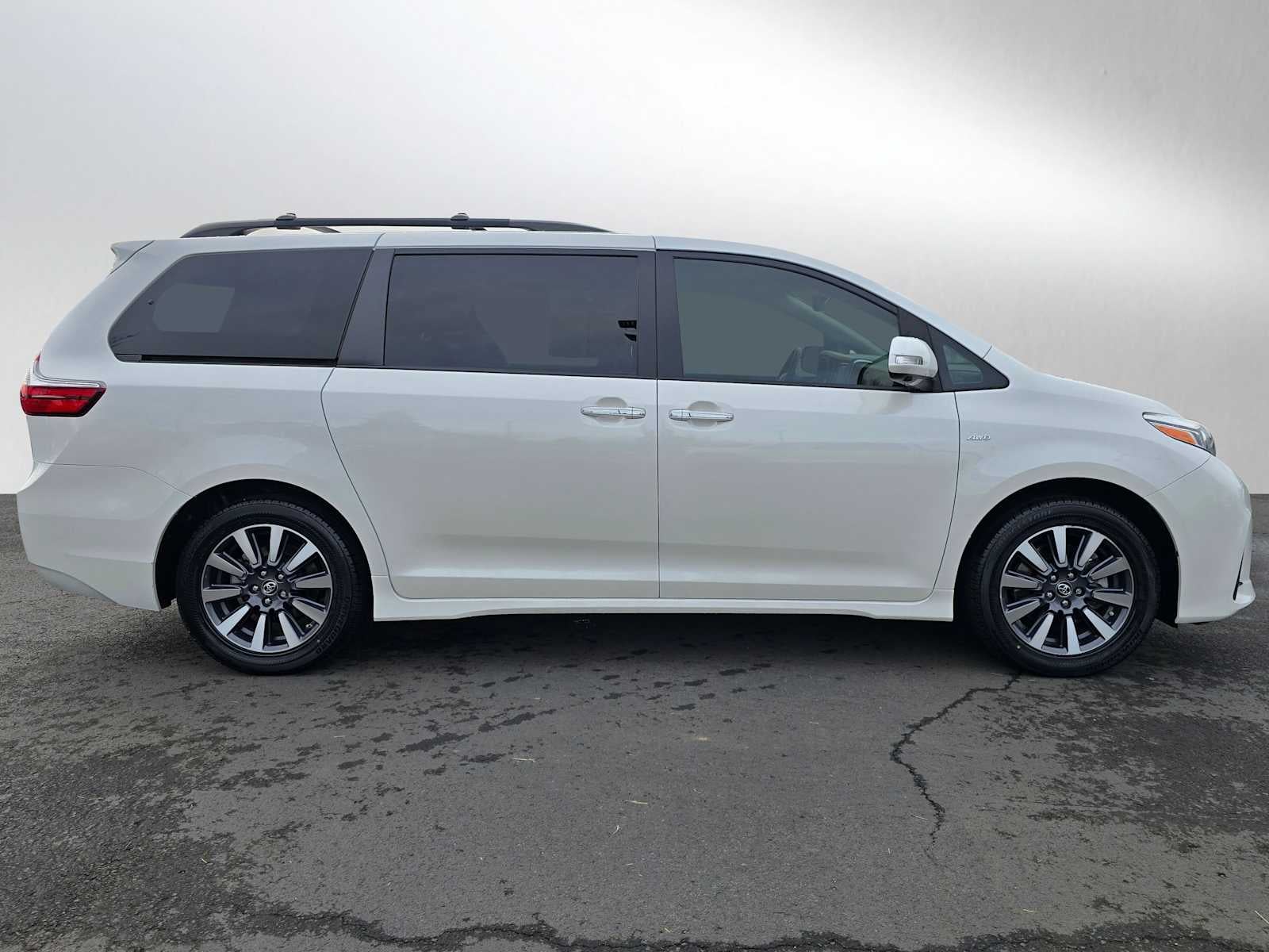 2019 Toyota Sienna Limited Premium