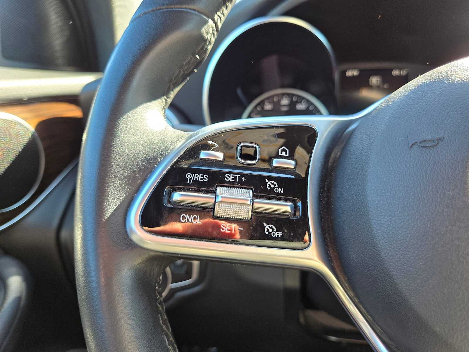2020 Mercedes-Benz GLC 300 GLC 300