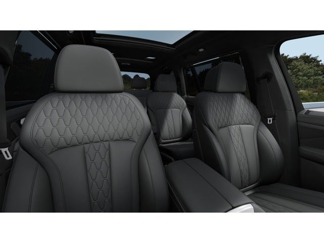 2027 BMW X7 M60i