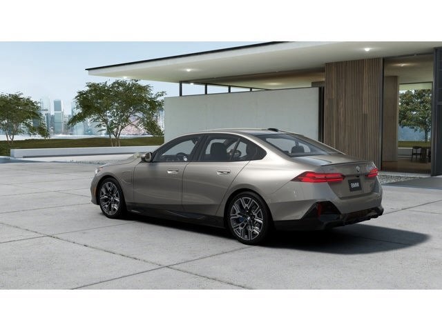 2027 BMW 550e 550e xDrive
