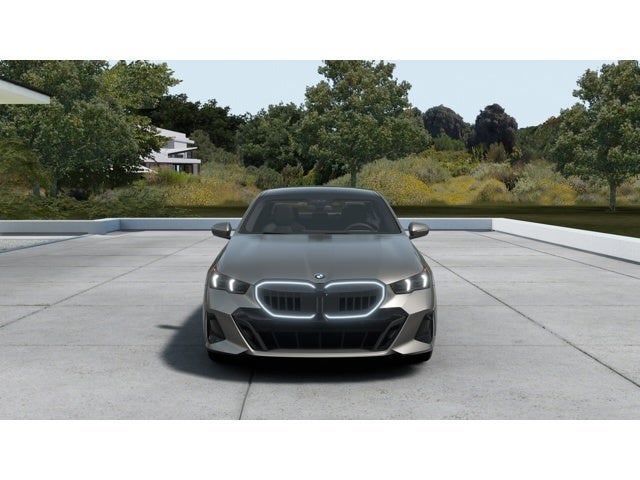 2027 BMW 550e 550e xDrive