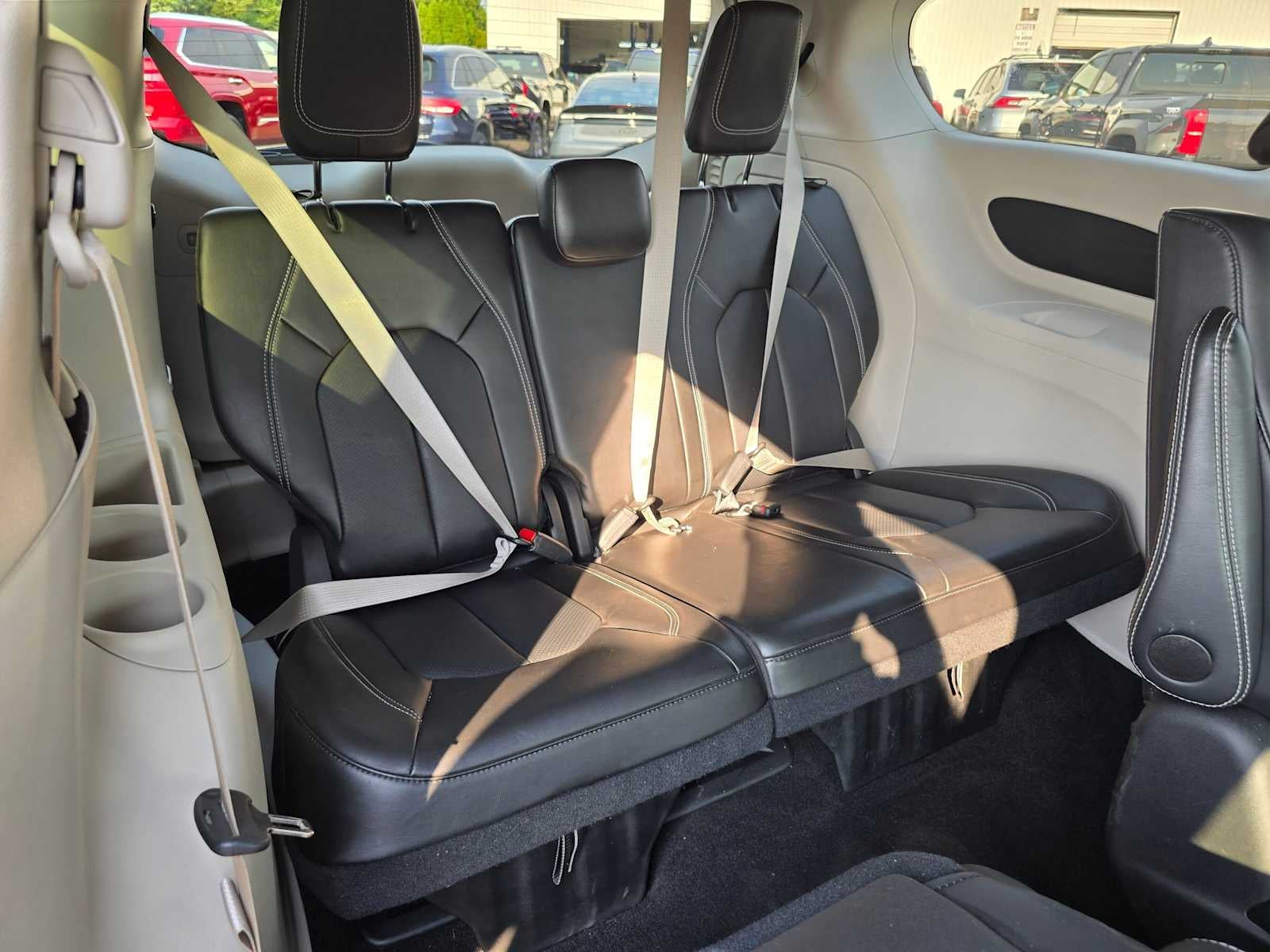 2024 Chrysler Pacifica Hybrid Select