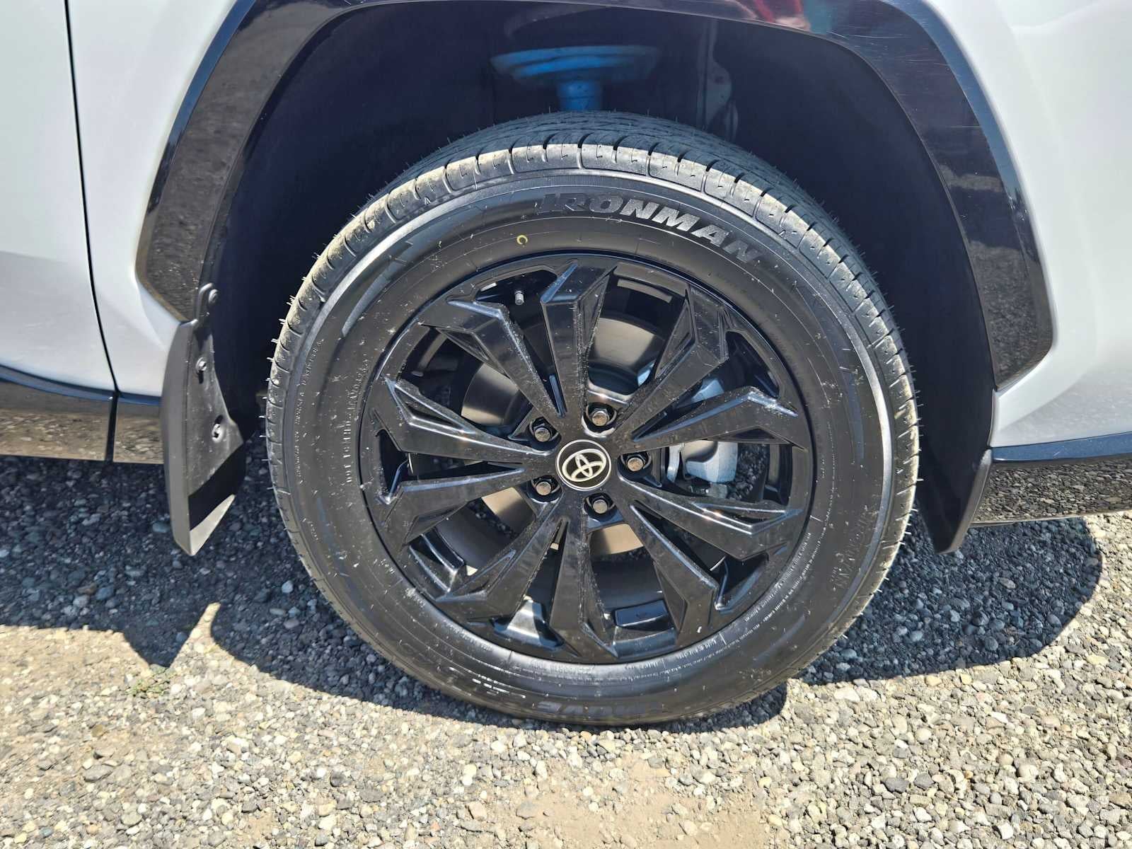 2025 Toyota RAV4 Hybrid SE