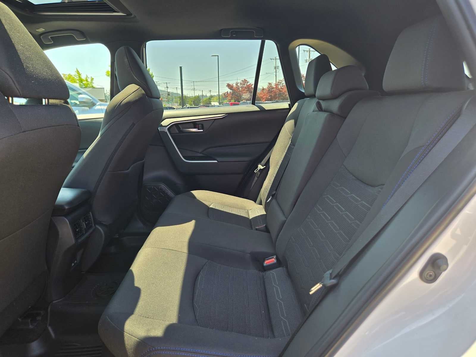 2025 Toyota RAV4 Hybrid SE