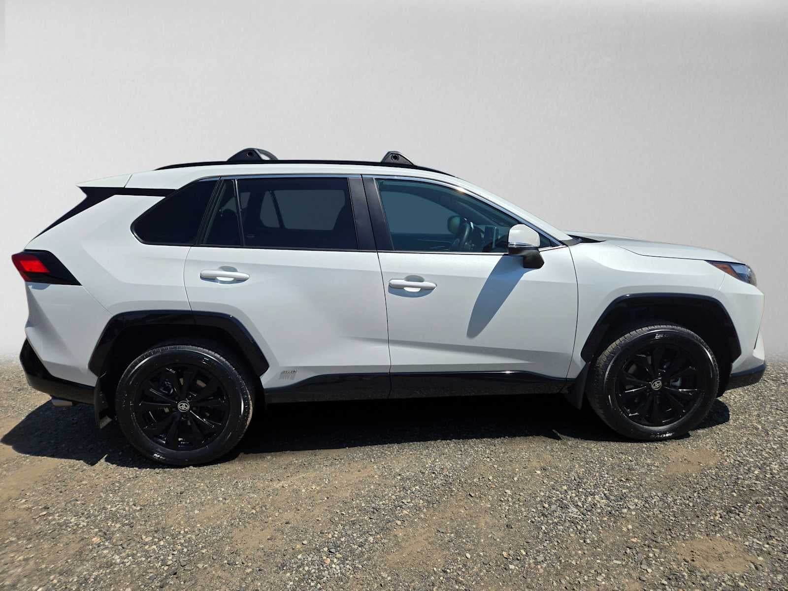 2025 Toyota RAV4 Hybrid SE