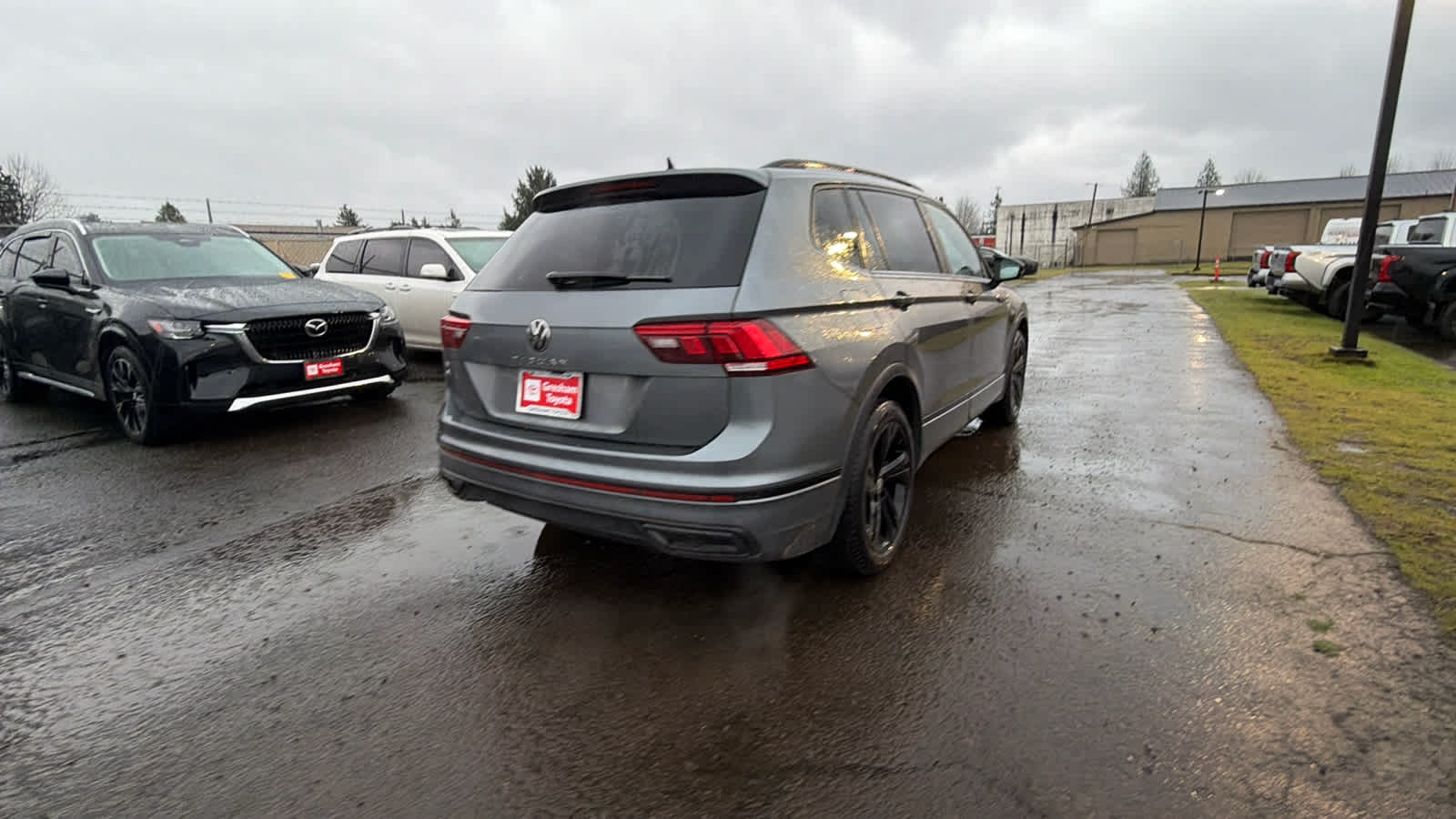 2023 Volkswagen Tiguan SE R-Line Black
