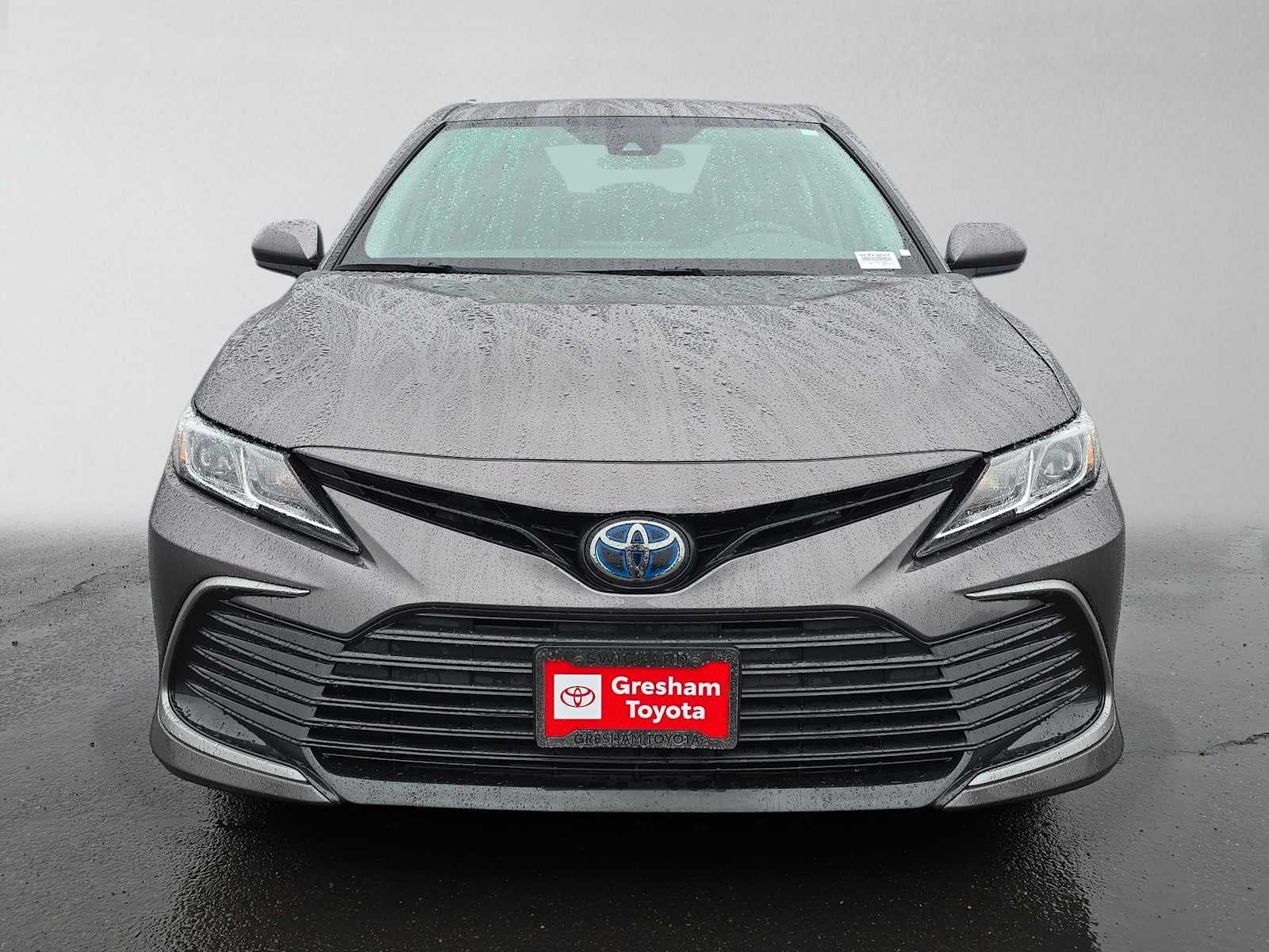 2022 Toyota Camry Hybrid LE