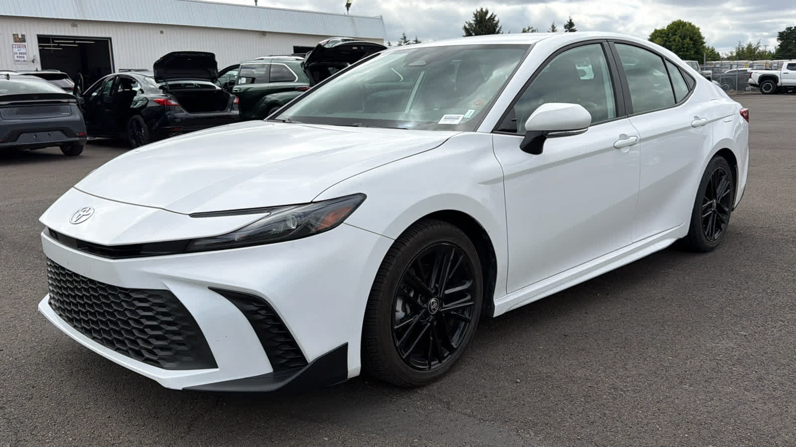 2025 Toyota Camry SE