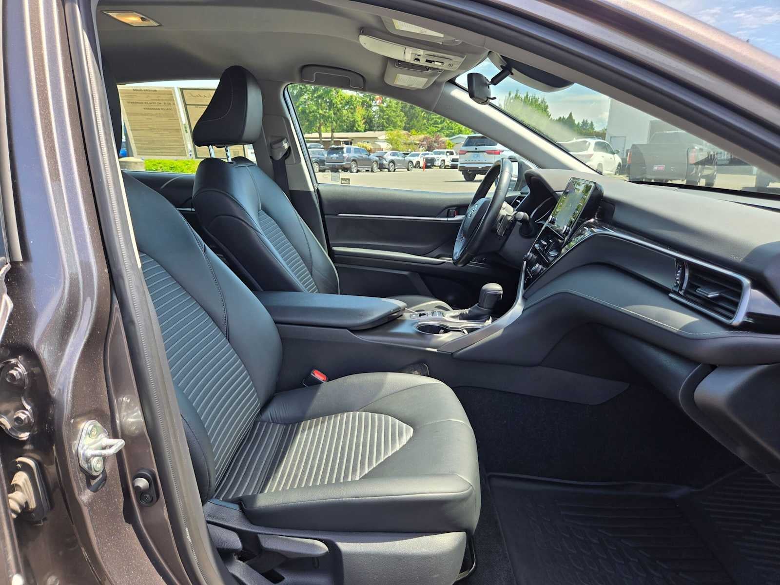 2023 Toyota Camry Hybrid SE