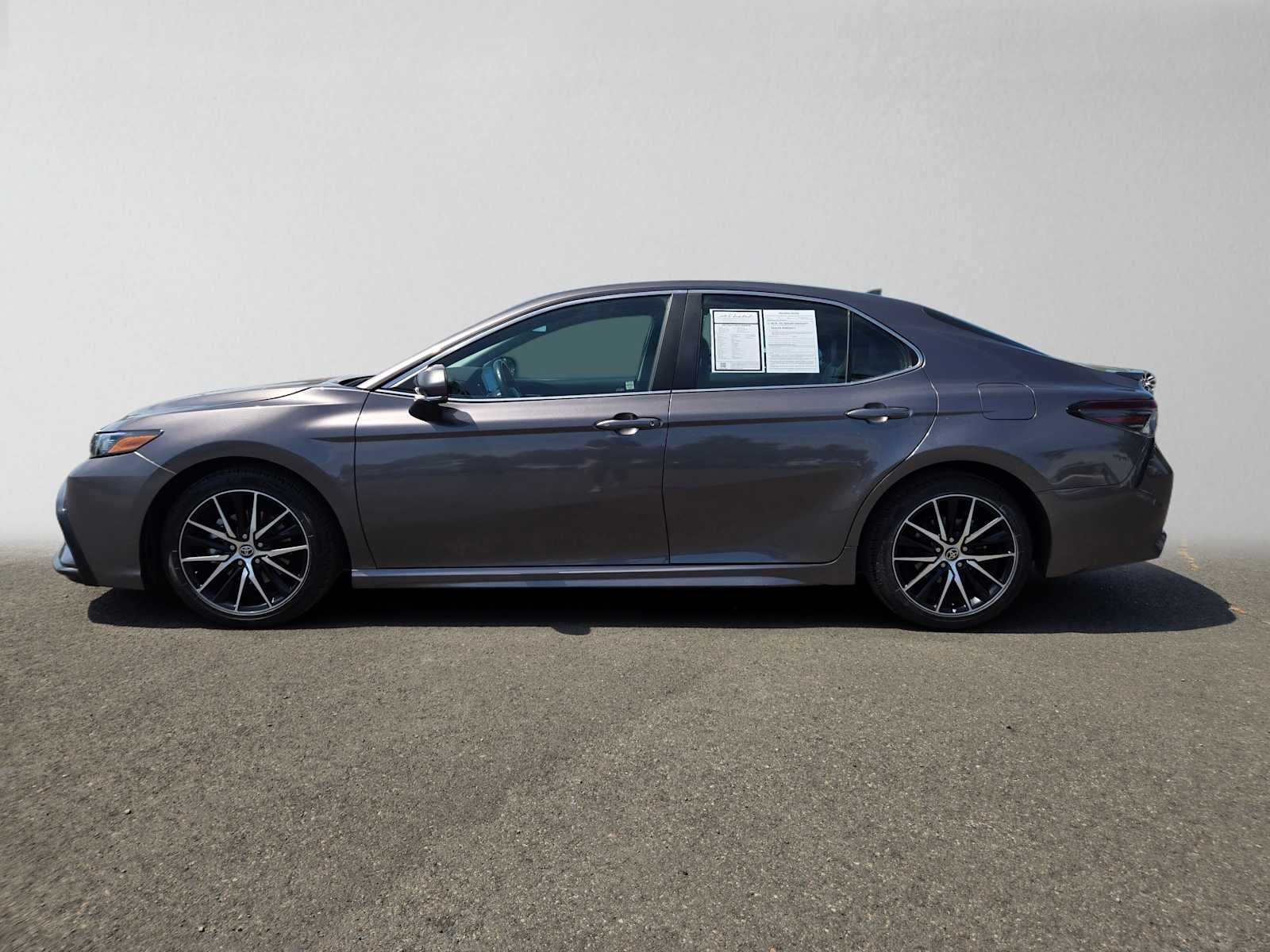 2023 Toyota Camry Hybrid SE