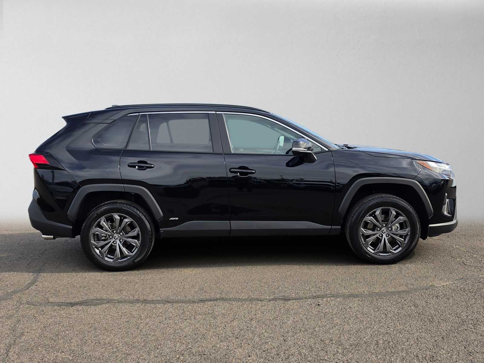 2023 Toyota RAV4 Hybrid XLE Premium