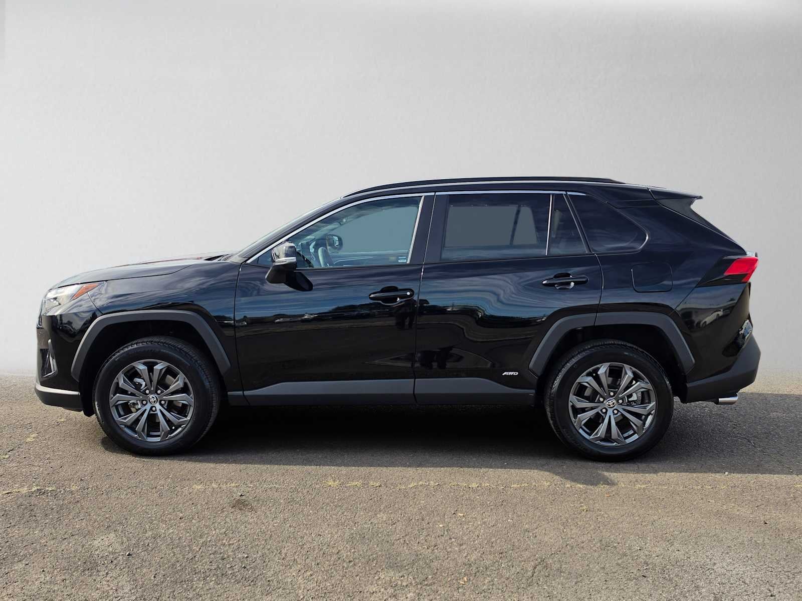 2023 Toyota RAV4 Hybrid XLE Premium