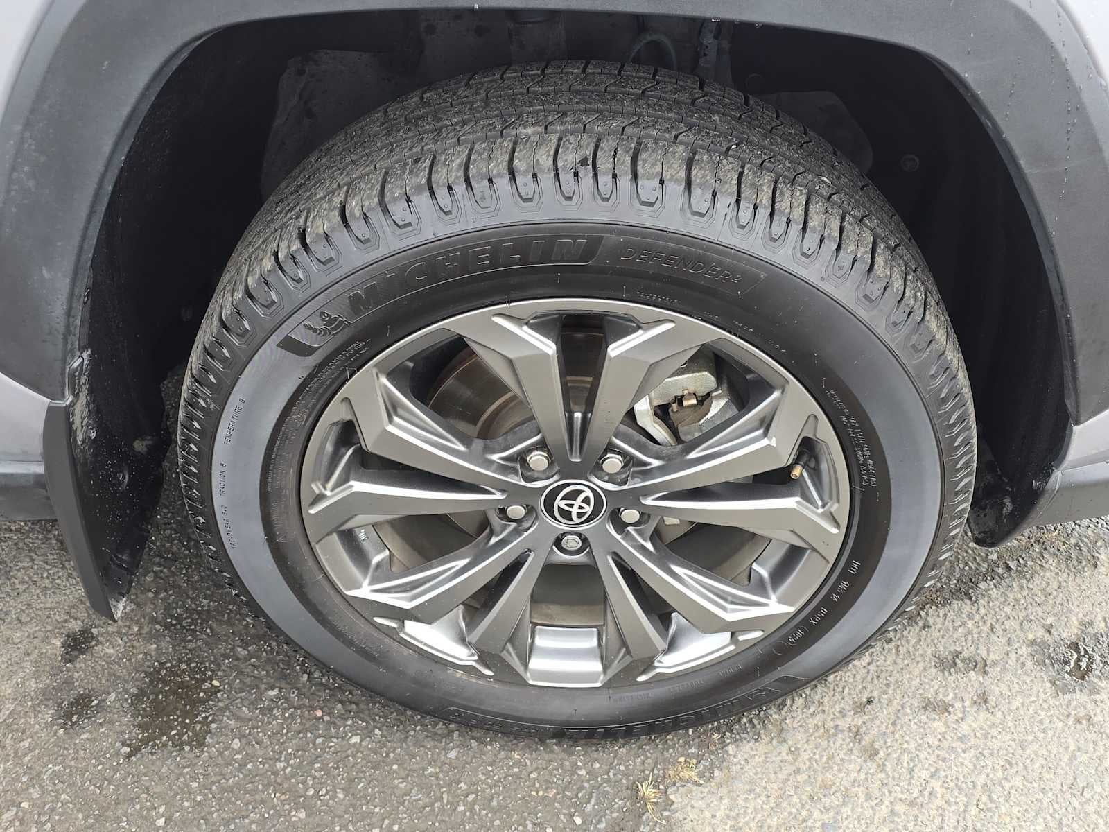 2022 Toyota RAV4 Hybrid XLE Premium