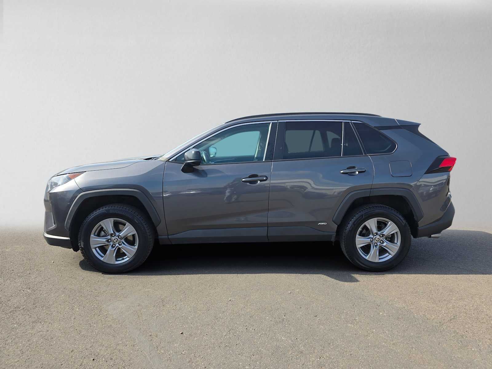 2022 Toyota RAV4 Hybrid LE