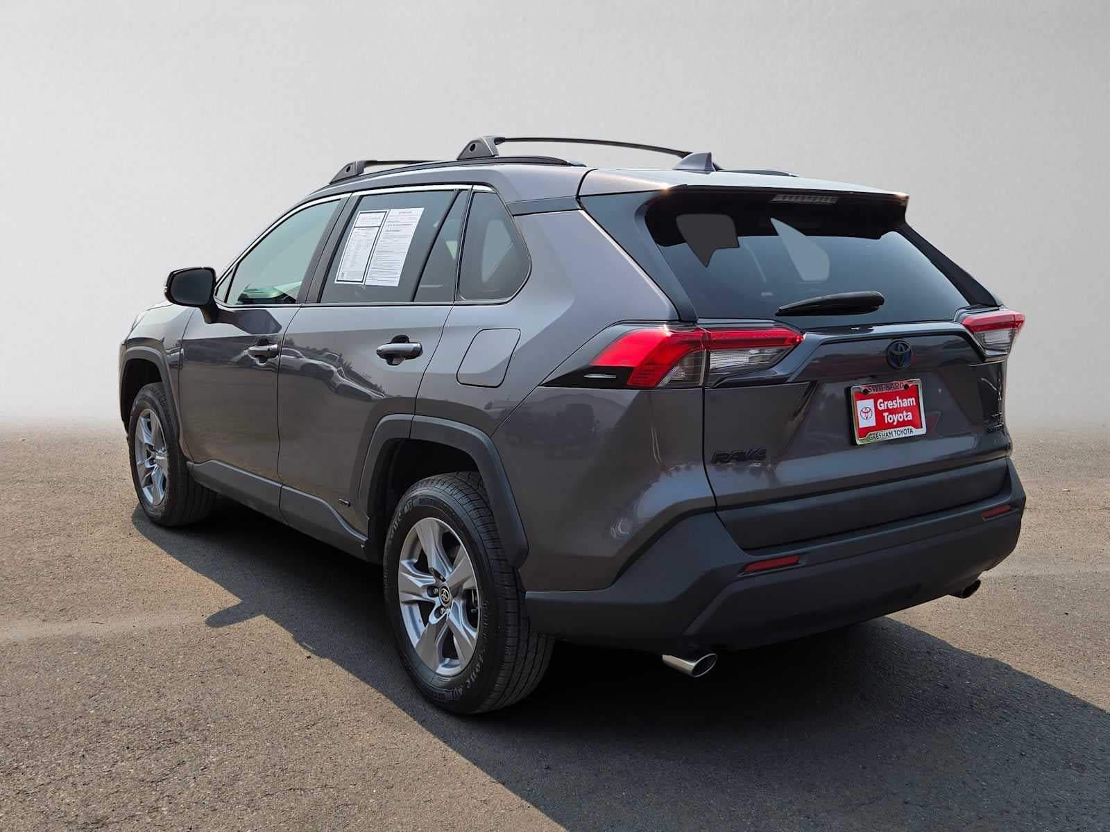 2022 Toyota RAV4 Hybrid XLE