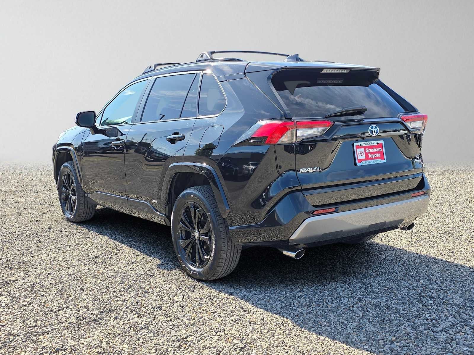 2023 Toyota RAV4 Hybrid SE