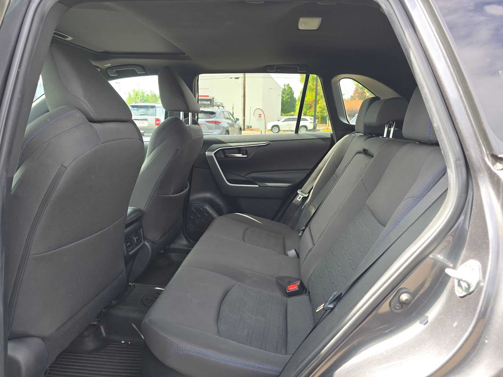 2023 Toyota RAV4 Hybrid SE