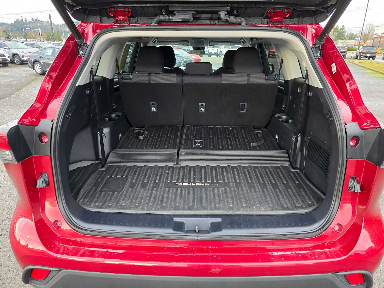 2020 Toyota Highlander LE