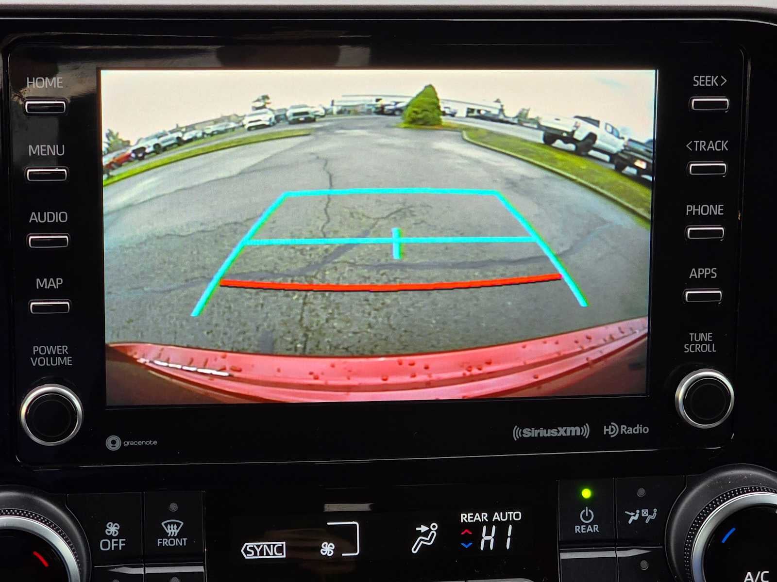 2020 Toyota Highlander LE