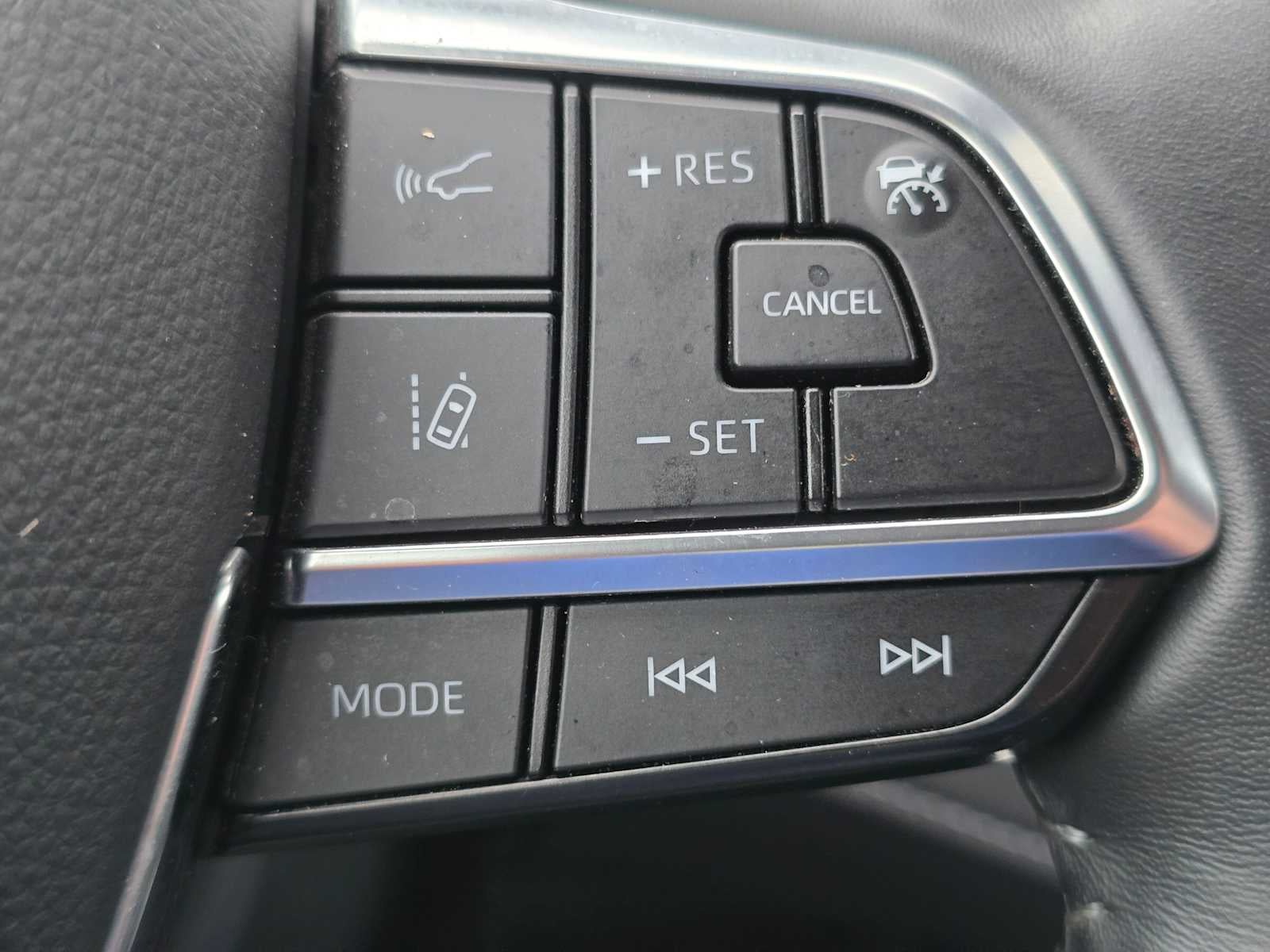 2020 Toyota Highlander LE