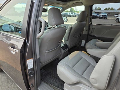 2016 Toyota Sienna XLE