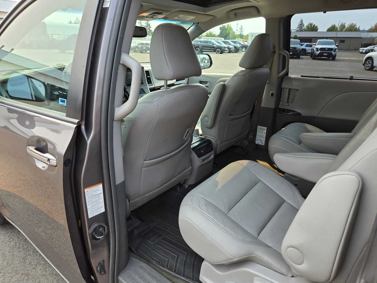2016 Toyota Sienna XLE