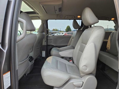 2016 Toyota Sienna XLE