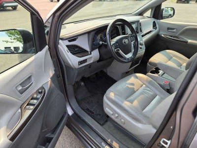 2016 Toyota Sienna XLE