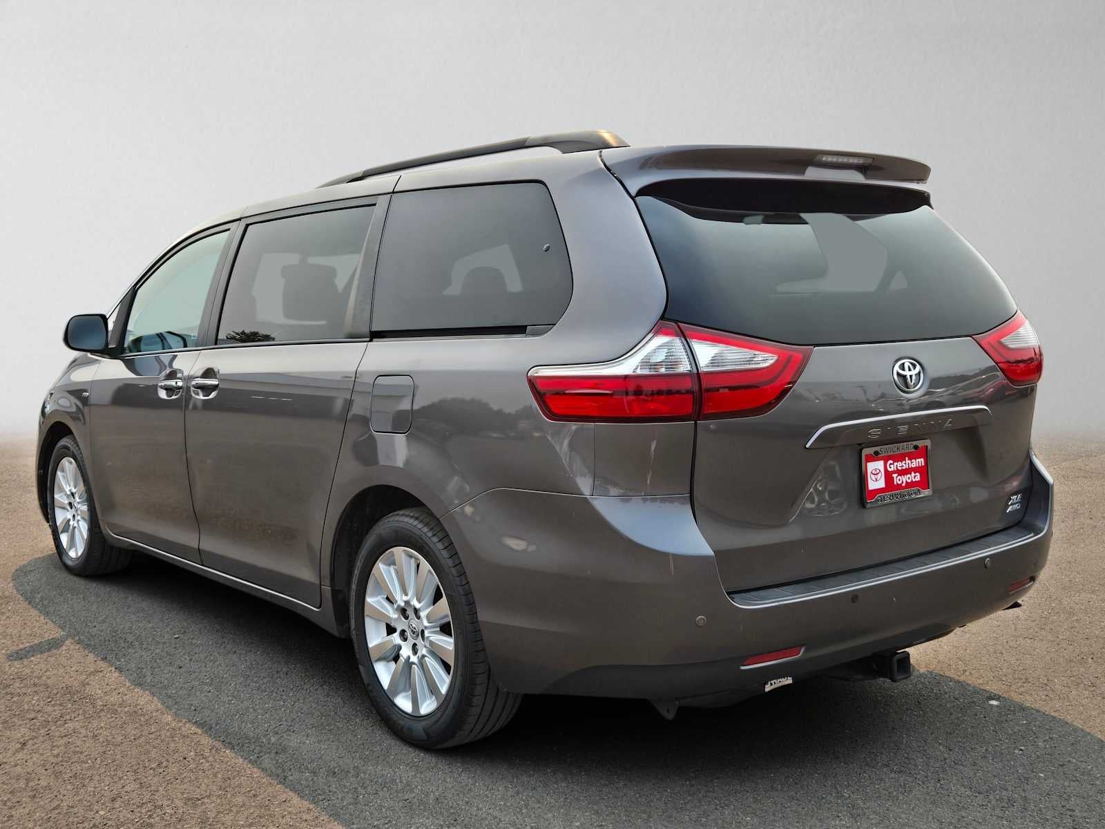 2016 Toyota Sienna XLE