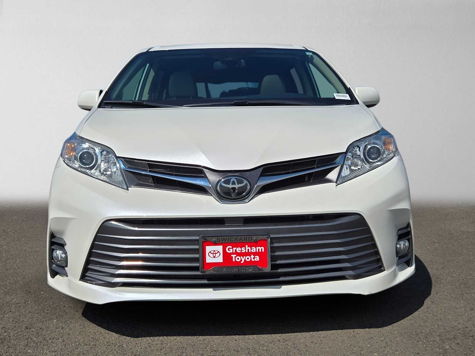 2020 Toyota Sienna XLE