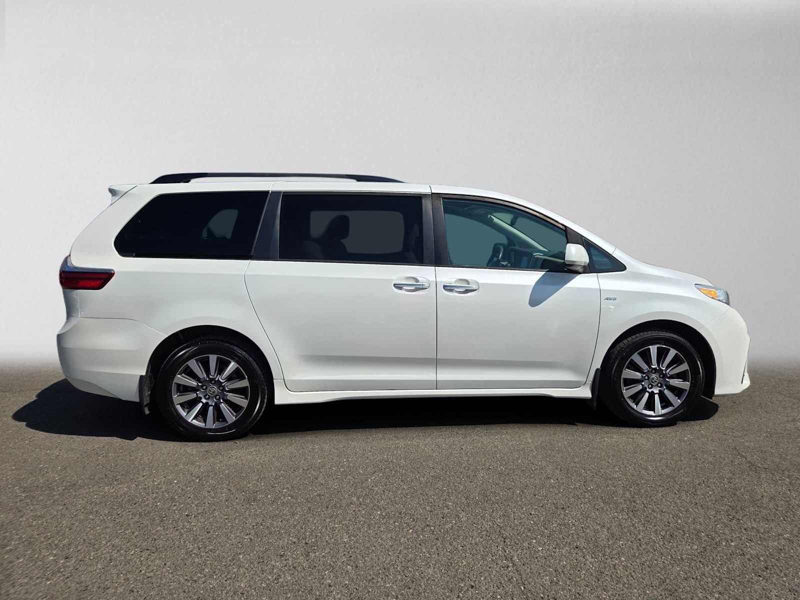 2020 Toyota Sienna XLE