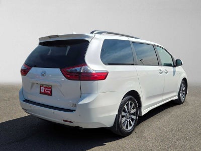 2020 Toyota Sienna XLE