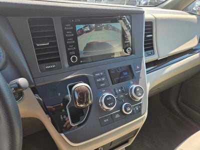 2020 Toyota Sienna XLE