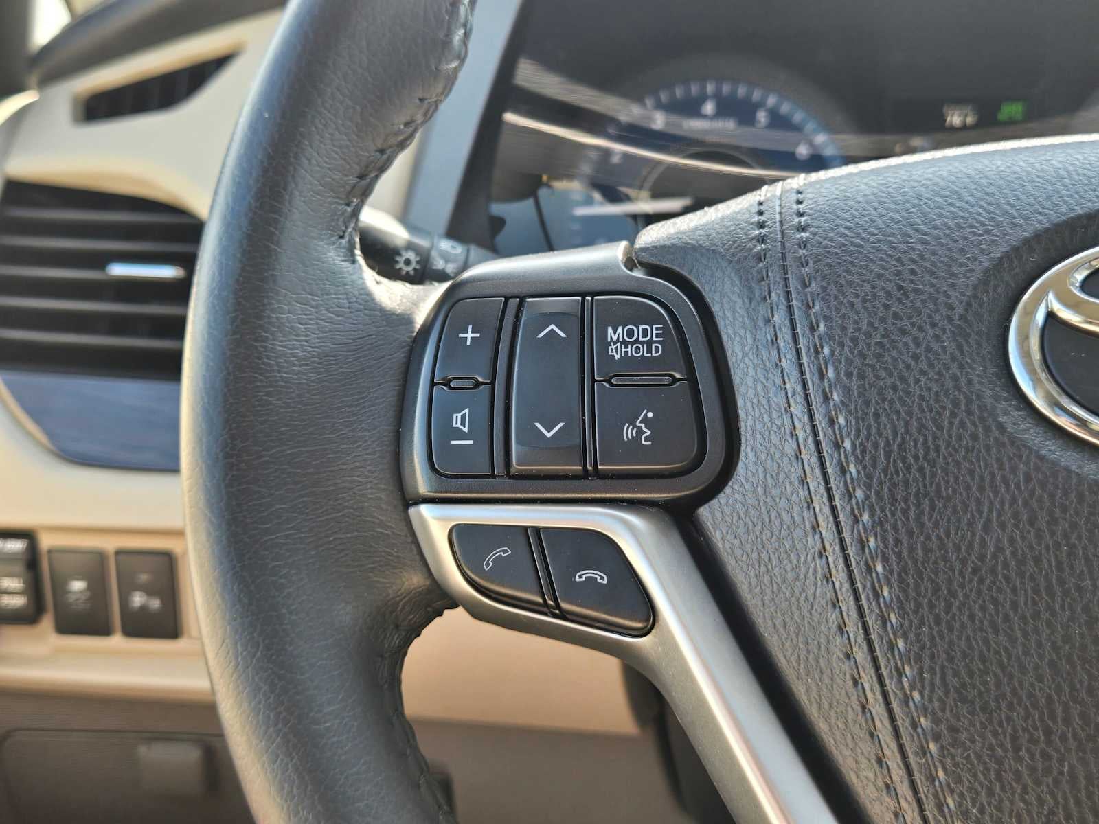 2020 Toyota Sienna XLE