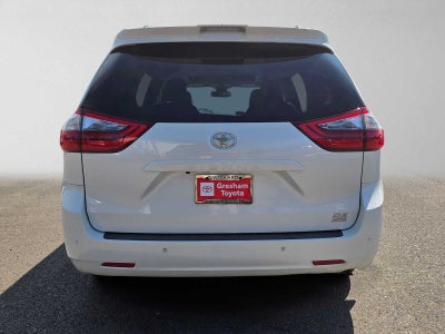 2020 Toyota Sienna XLE