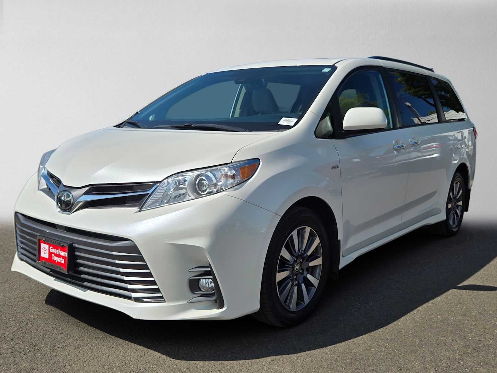 2020 Toyota Sienna XLE