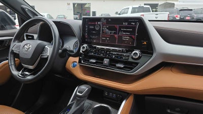 2022 Toyota Highlander Hybrid Platinum