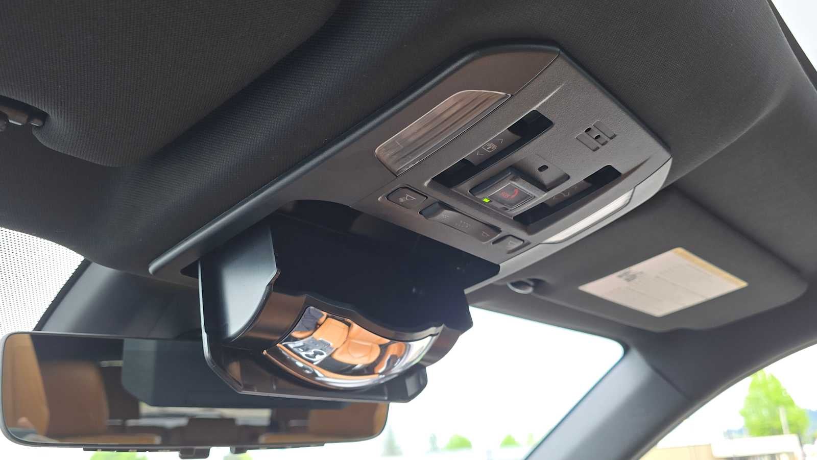 2022 Toyota Highlander Hybrid Platinum
