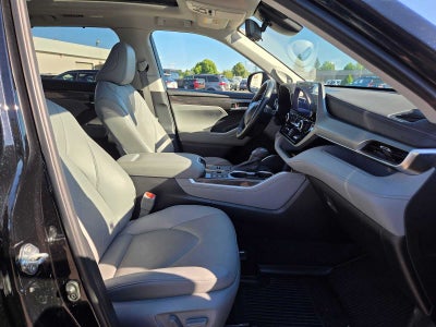 2023 Toyota Highlander Hybrid Platinum