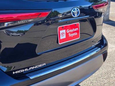 2023 Toyota Highlander Hybrid Platinum