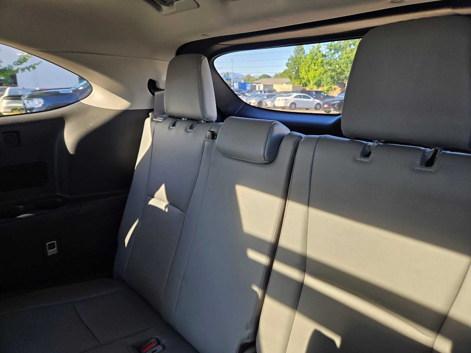 2023 Toyota Highlander Hybrid Platinum