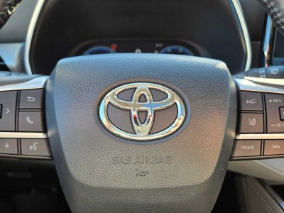 2023 Toyota Highlander Hybrid Platinum