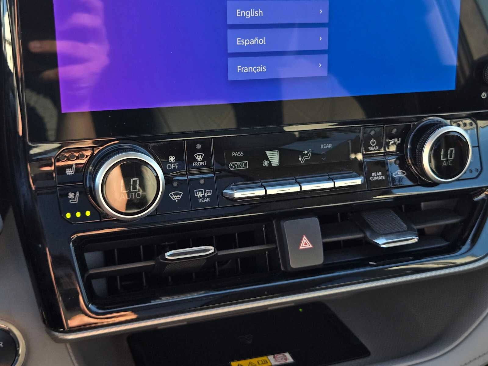 2023 Toyota Highlander Hybrid Platinum